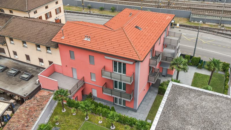 Posteggio esterno in posizione strategica – Capolago (1)
