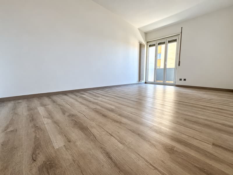 Moderno 3.5 locali completamente ristrutturato a Chiasso (2)