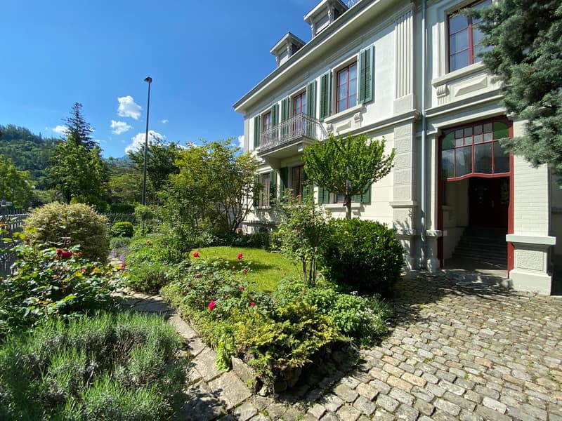 Unique multi-family house suitable as a multi-generational house (living/working) or condominium (2)