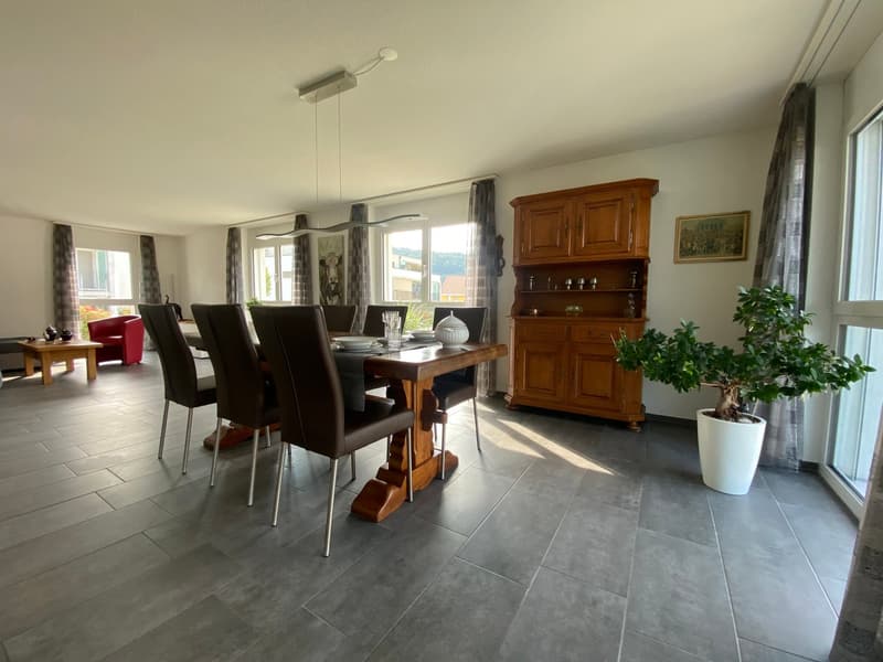 Bright 4.5-room apartment with balcony and beautiful view in Wangen an der Aare (6)