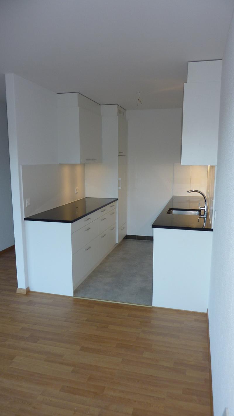 Charmante 4-Zimmer-Wohnung mit Balkon in Bern-Bümpliz (2)