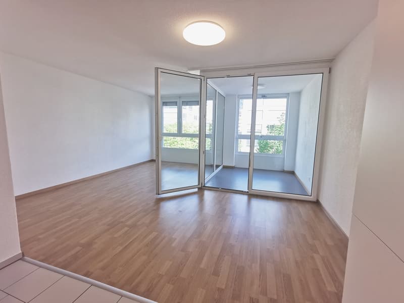 Studio moderne avec loggia à Biel – disponible à partir d'octobre 2026 (2)