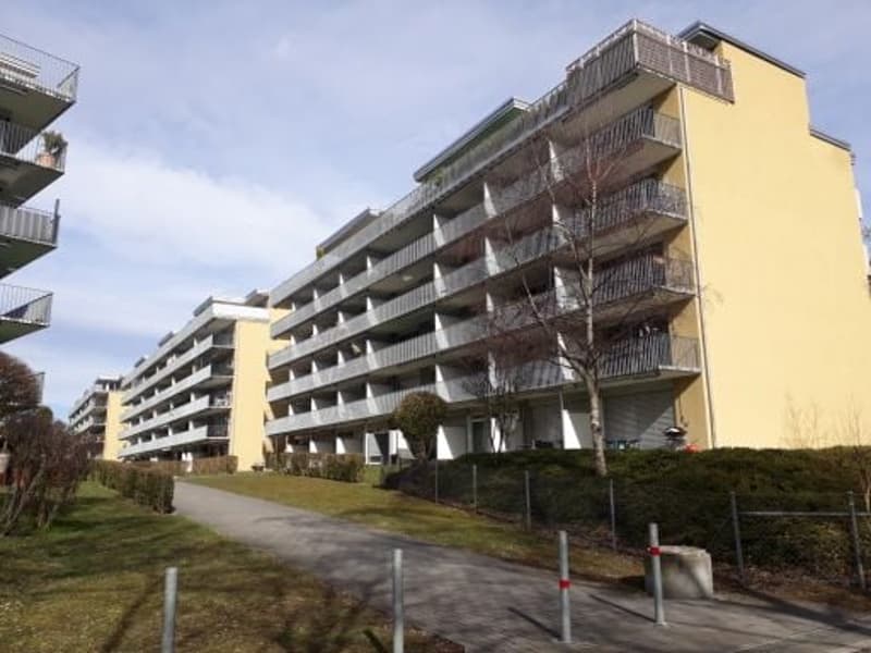 Modern 1-room apartments with seating area in Winterthur (1)