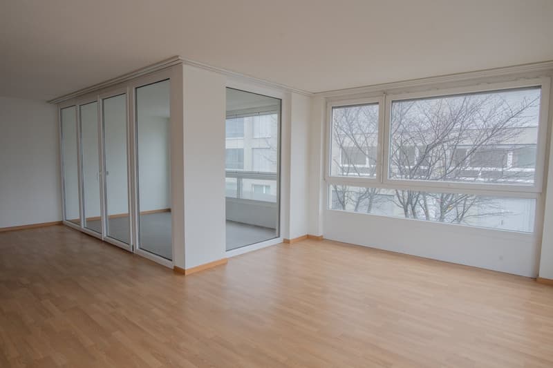 Appartamento luminoso 4.5 locali al 5° piano a Biel/Bienne – disponibile immediatamente (2)