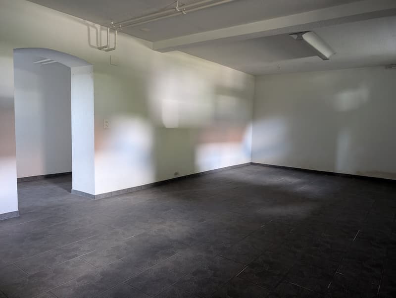 Retail Space with Potential (4)