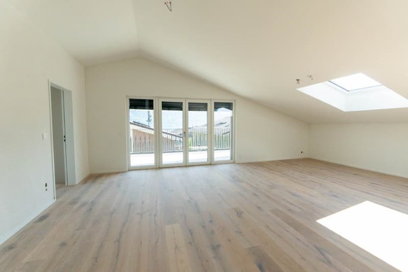 Appartement lumineux, neuf et luxueux de 3½ pièces (G4) au dernier étage avec grand balcon (4)