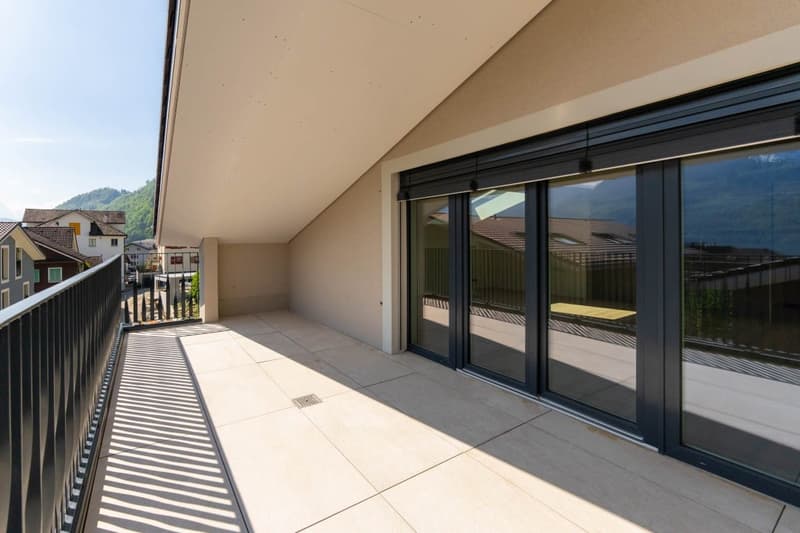 Appartement lumineux, neuf et luxueux de 3½ pièces (G4) au dernier étage avec grand balcon (5)