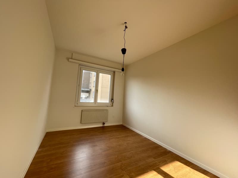 Appartamento luminoso 3.5 locali con balcone a Dübendorf (8)