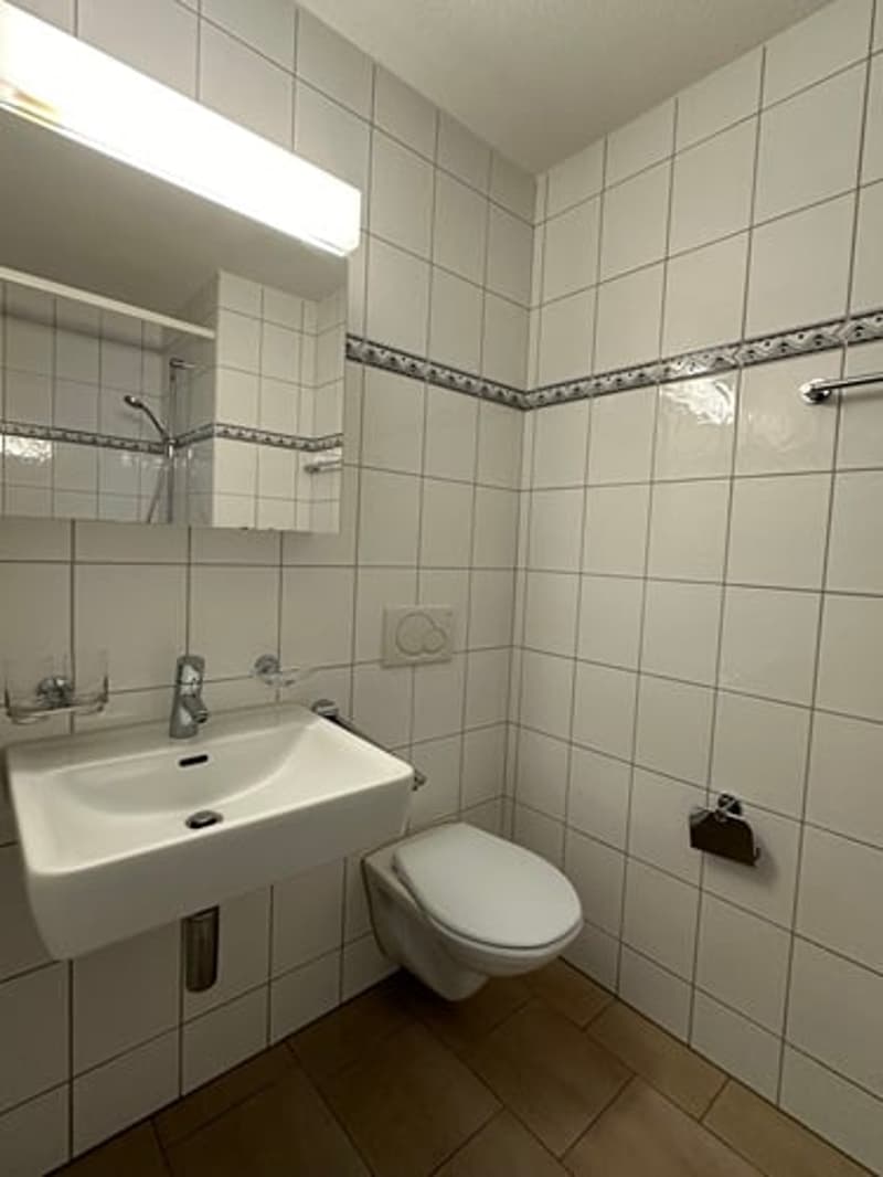 Lavabo und Toilette