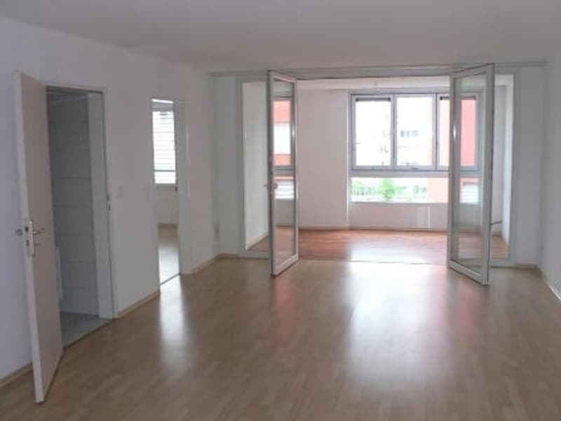 Beautiful, spacious 2.5-room apartment with winter garden on the 4th floor (2)