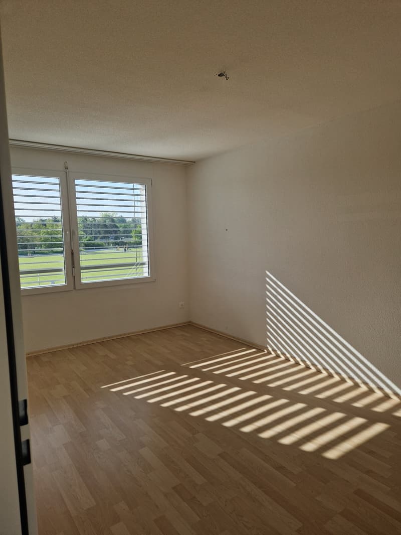 Beautiful, spacious 2.5-room apartment with winter garden on the 4th floor (4)