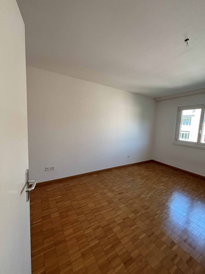 Temporarily until 31.8.2027 Living in lively Kreis 3 (2)
