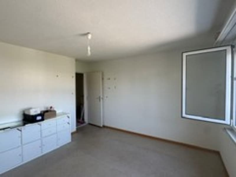 Bright 4-room apartment with balcony and green view in Hinwil (7)