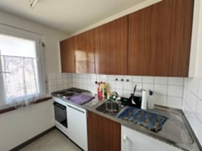 Bright 4-room apartment with balcony and green view in Hinwil (4)