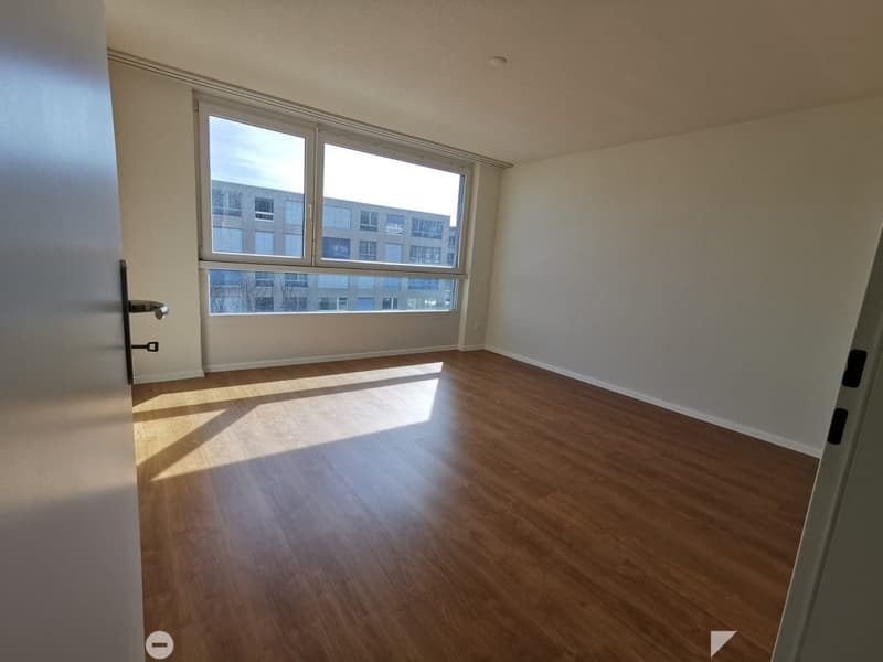 Helle 3.5-Zimmer-Wohnung im 4. OG mit Lift und Garage in Biel (7)
