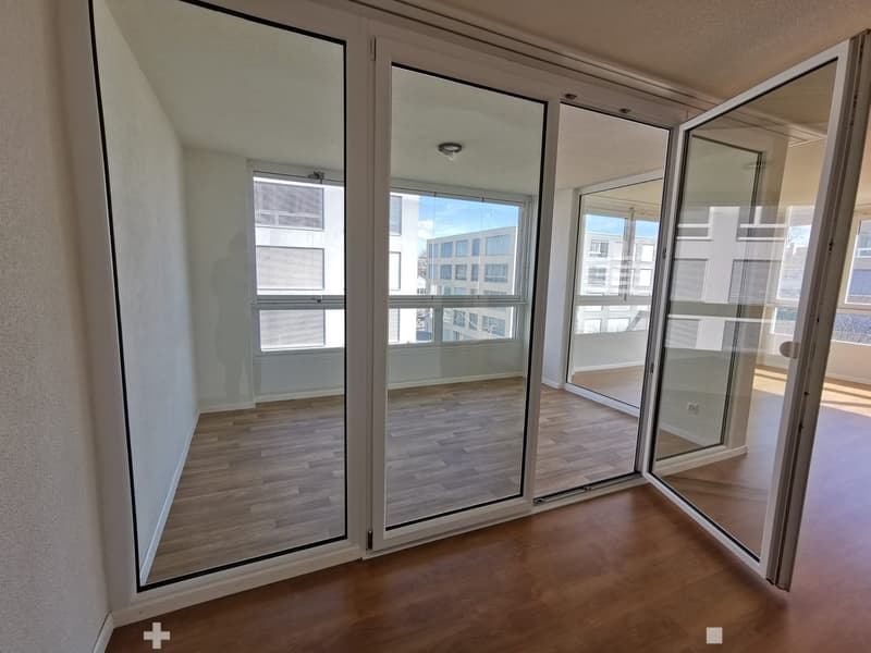Helle 3.5-Zimmer-Wohnung im 4. OG mit Lift und Garage in Biel (5)