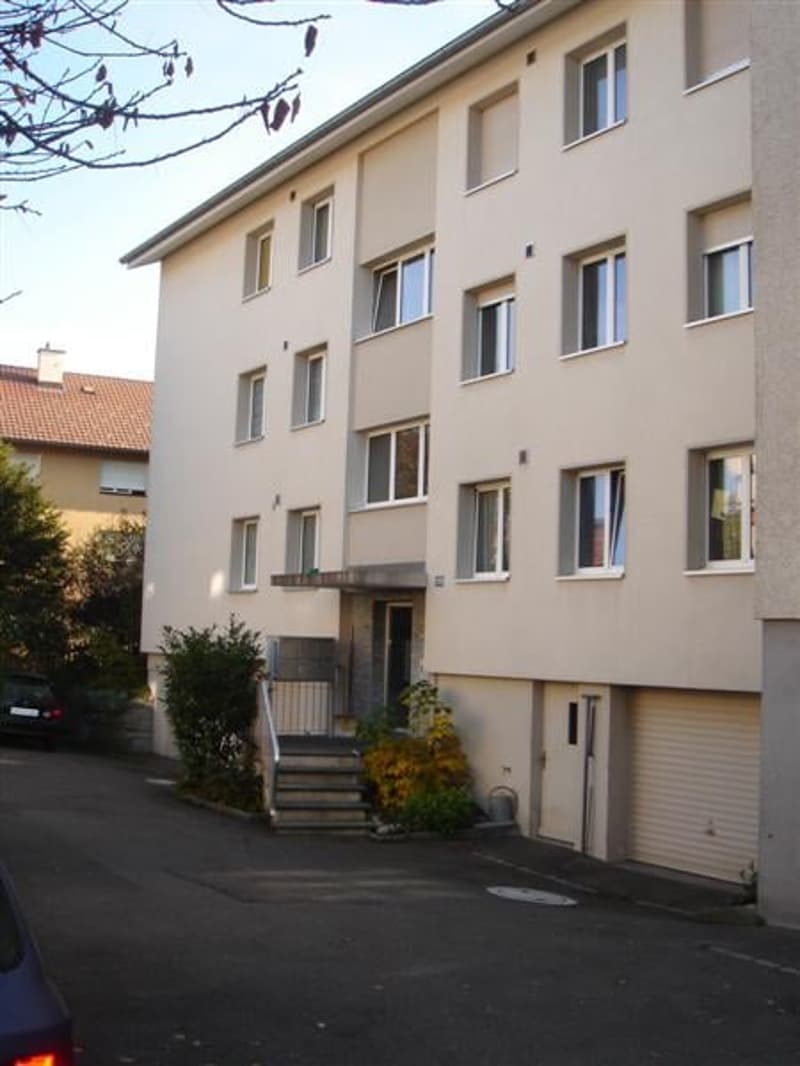 Schöne 3 Zimmer-Wohnung mit sonnigem Balkon (1)