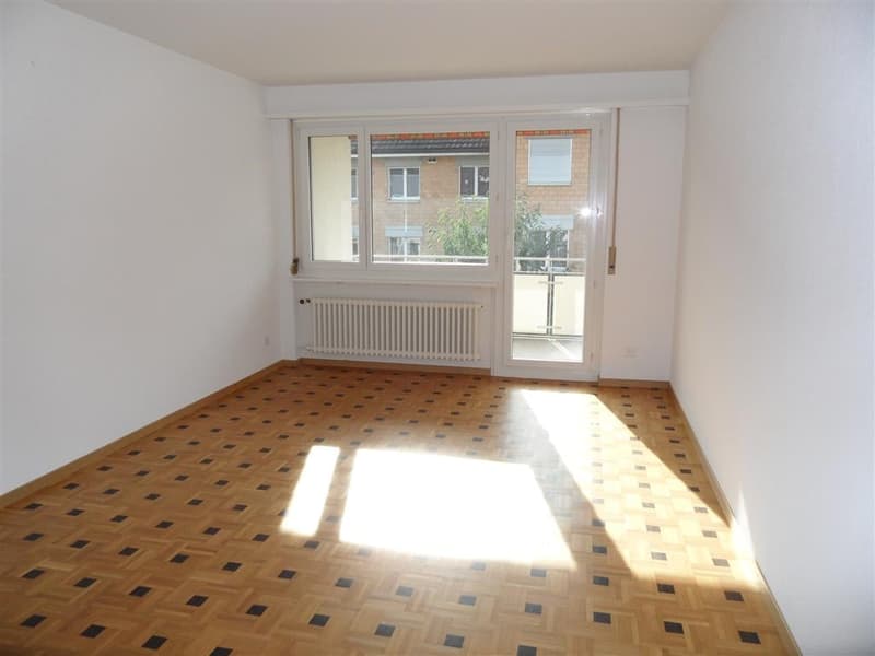 Schöne 3 Zimmer-Wohnung mit sonnigem Balkon (4)