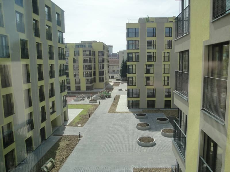 Moderne und grosszügige 1.5-Zimmerwohnung im EG mit Wintergarten (9)