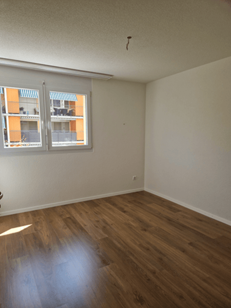 Helle 3.5-Zimmer-Wohnung mit Balkon (5)