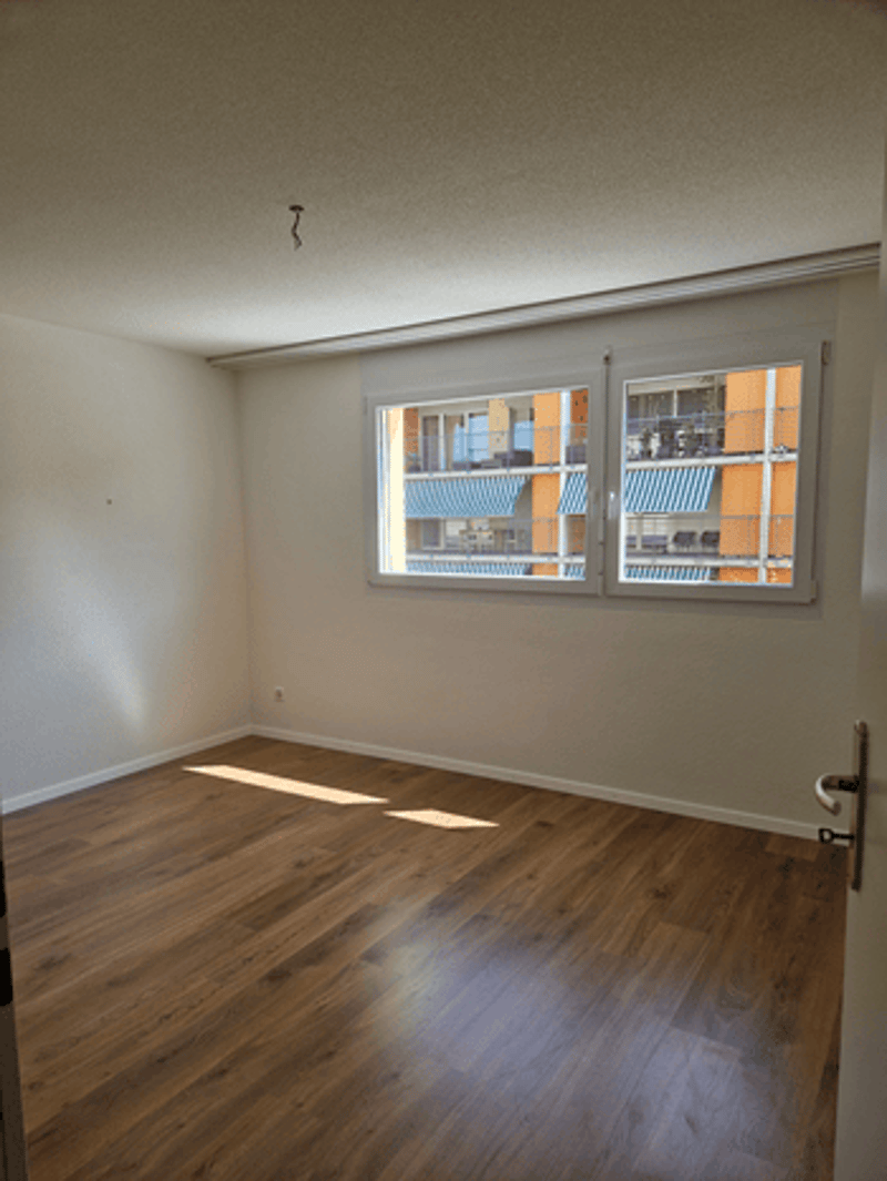 Helle 3.5-Zimmer-Wohnung mit Balkon (4)