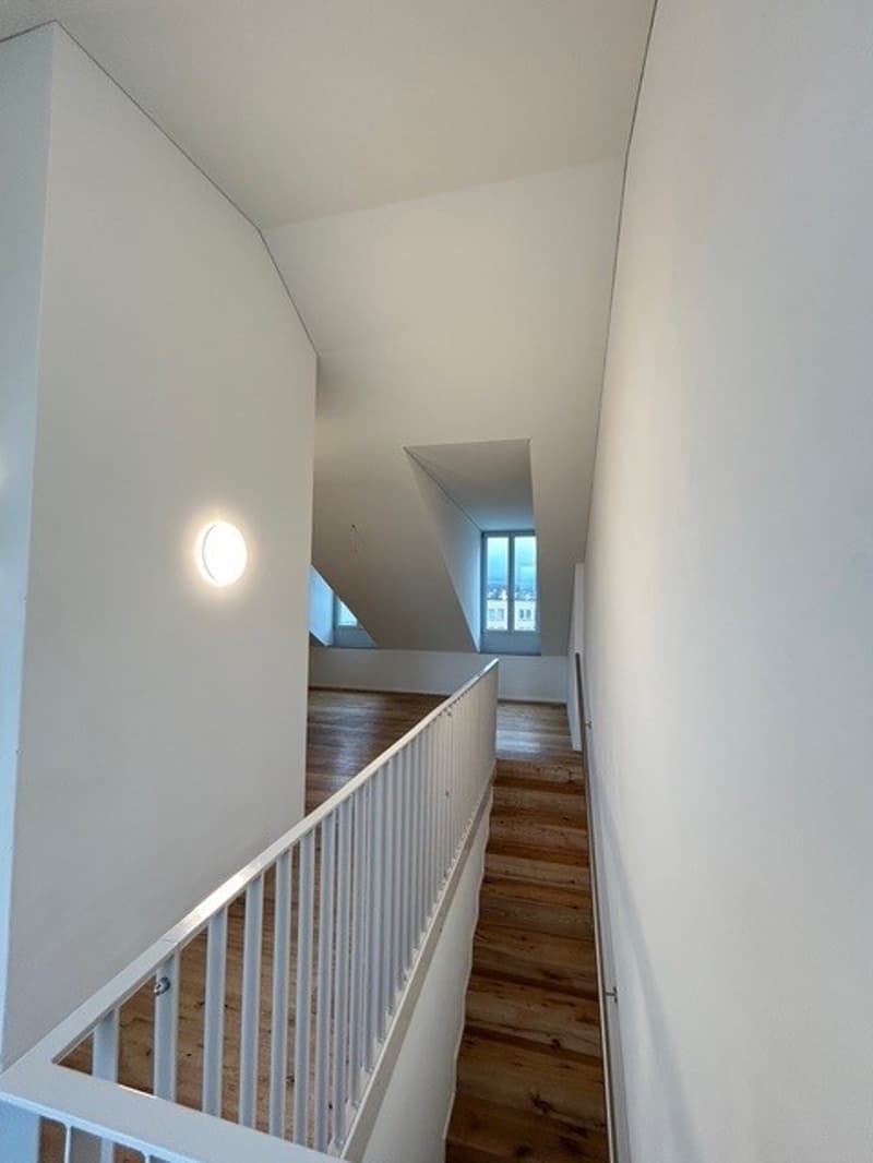 Moderne 2.5-Zimmer-Dachwohnung im Neubau – Kirchstrasse 20, Glarus (5)