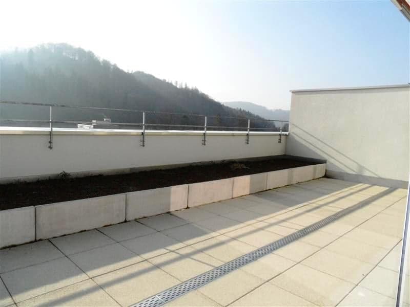 Charmante 2.5-Zimmer-Terrassenwohnung im 6. OG mit Bergblick in Winterthur (2)