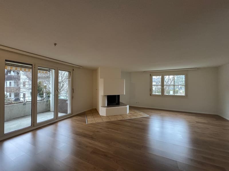 Helle 3.5-Zimmer-Wohnung mit Balkon und Kamin in Hombrechtikon (1)
