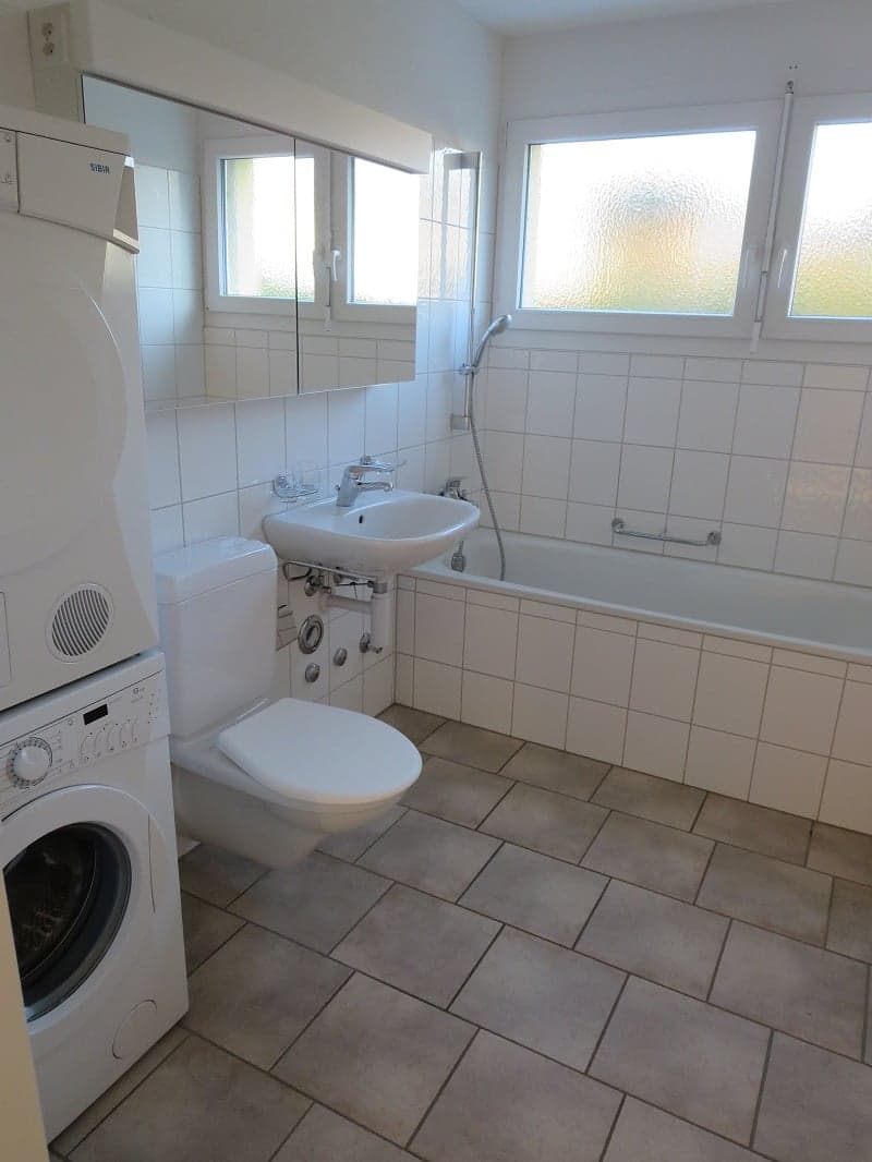 Helle 3.5-Zimmer-Wohnung mit Sitzplatz (7)
