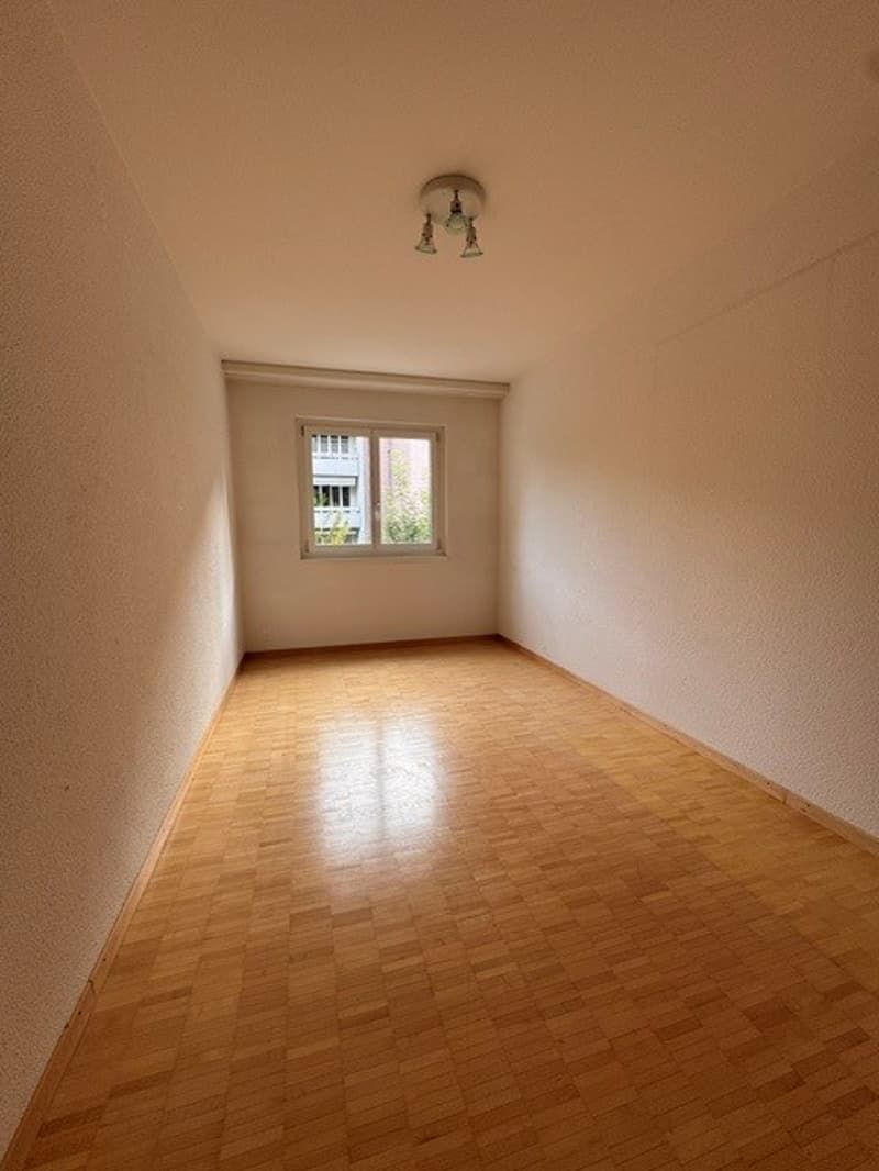 "Befristet per 31.8.2027 Wohnen im lebendigen Kreis 3" (4)