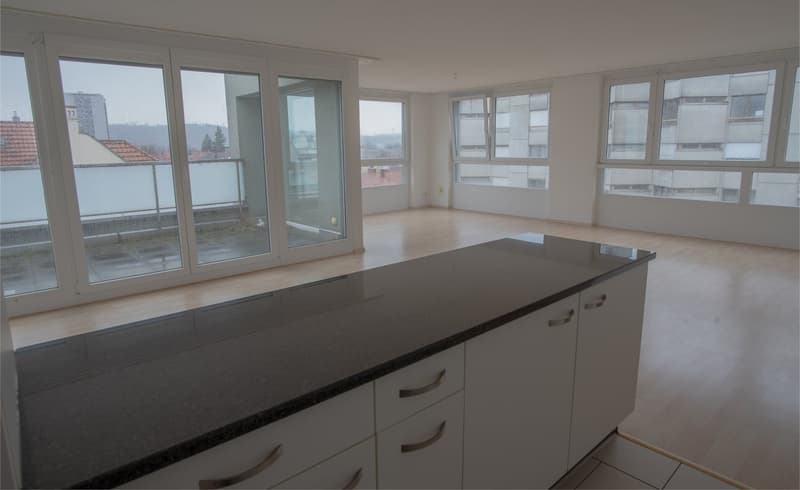 grosse 2.5- Zimmerwohnung im Zentrum von Biel (4)