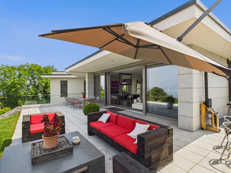 Sumptuous villa with lake view (5)