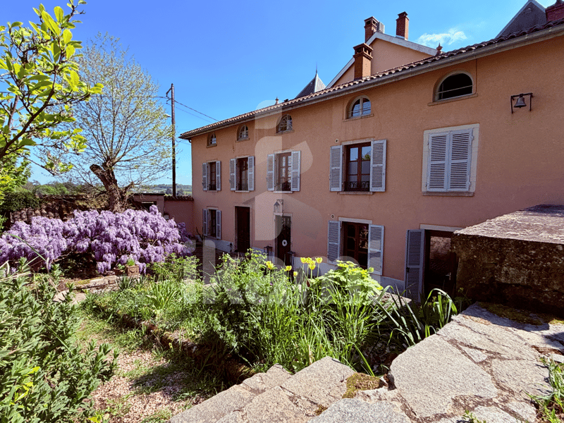 Character Property - T10 - 1,700m² Park (11)