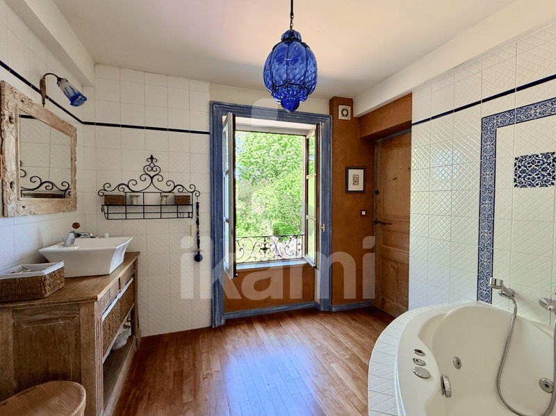 Character Property - T10 - 1,700m² Park (6)