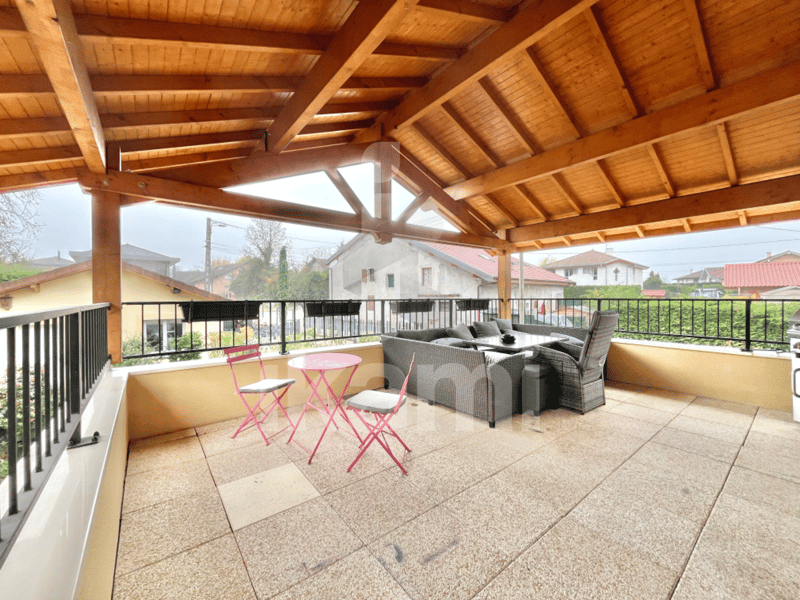Bright apartment with terrace and garage, 15 minutes from Geneva (8)