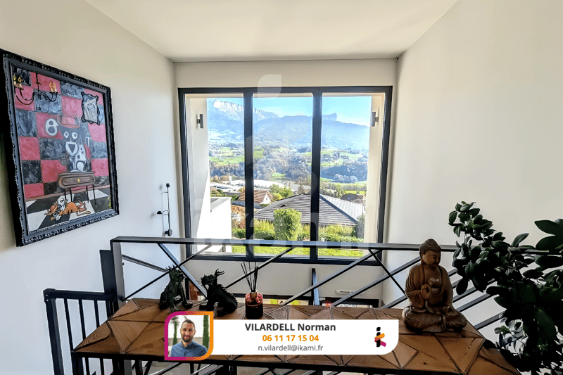 Villa of High Standing with Exceptional View (6)