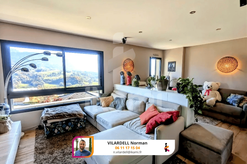 Villa of High Standing with Exceptional View (7)