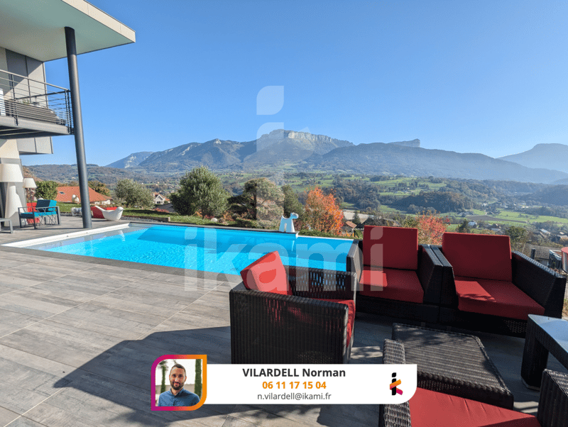 Villa of High Standing with Exceptional View (2)