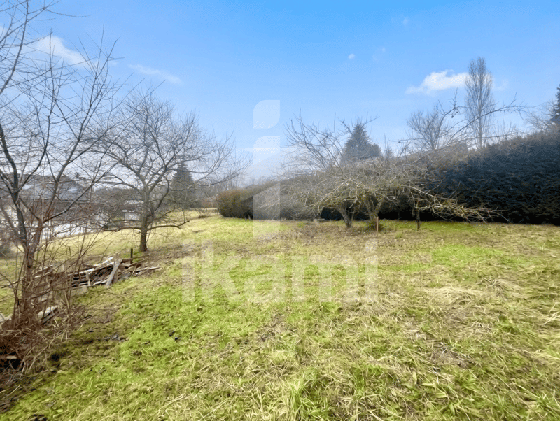 Beautiful plot with mountain view, 25 minutes from Geneva (1)