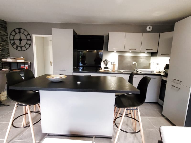 T2 Apartment with 103 m2 garden - Cranves Sales (4)