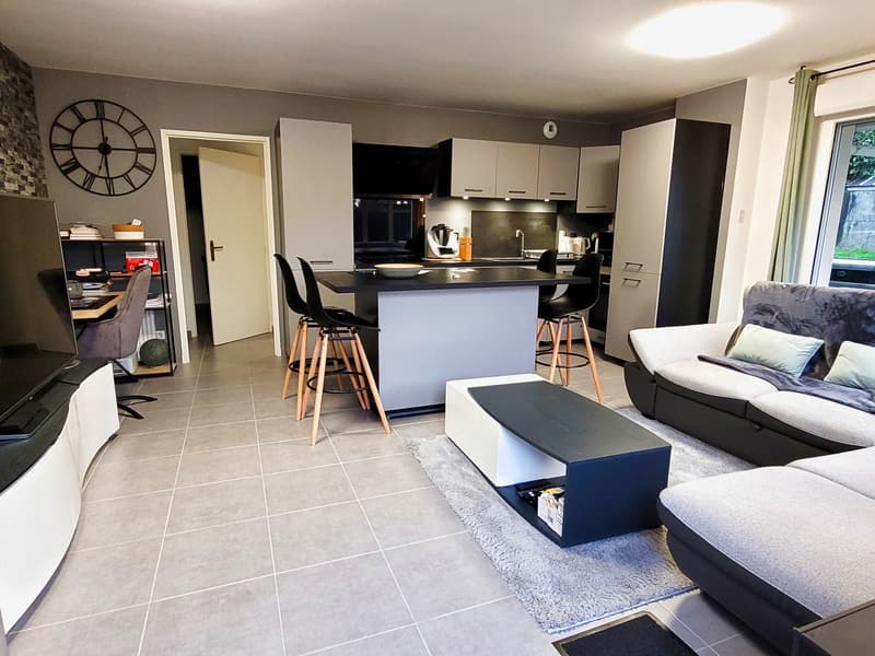 T2 Apartment with 103 m2 garden - Cranves Sales (3)