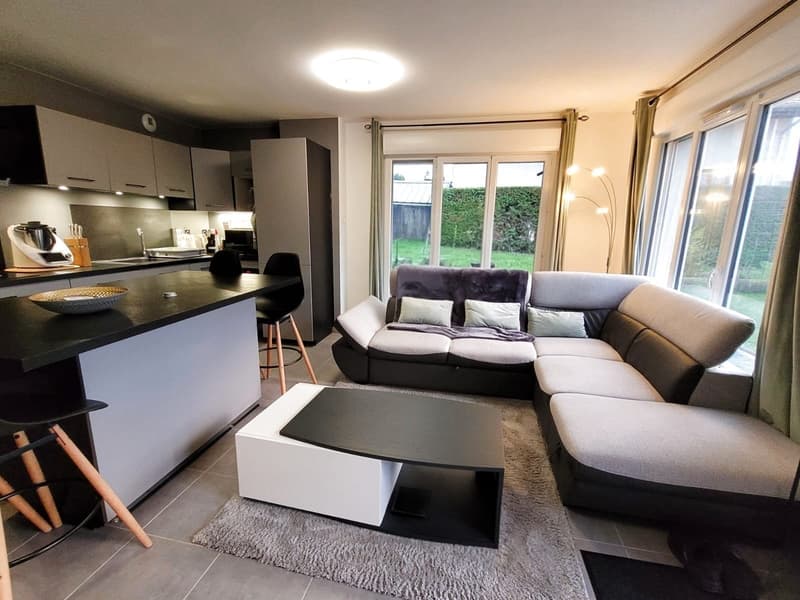 T2 Apartment with 103 m2 garden - Cranves Sales (1)