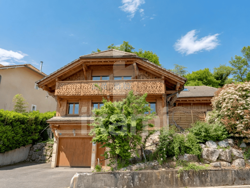 Exceptional house at the foot of Salève, Geneva gates (2)