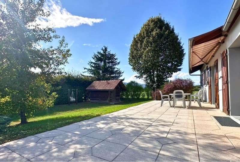 Maison chaleureuse et authentique de 132 m2 sur un terrain de 1 200 m2 (1)