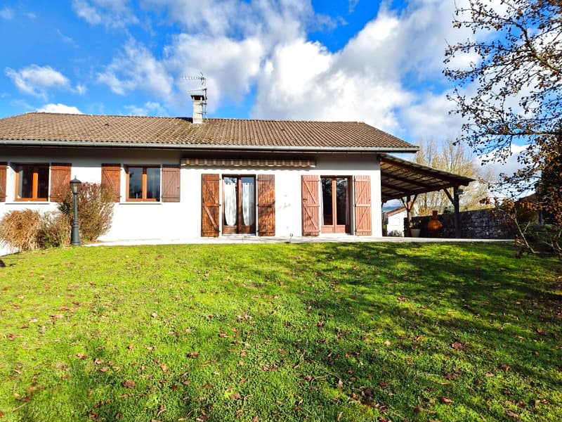 Maison chaleureuse et authentique de 132 m2 sur un terrain de 1 200 m2 (7)