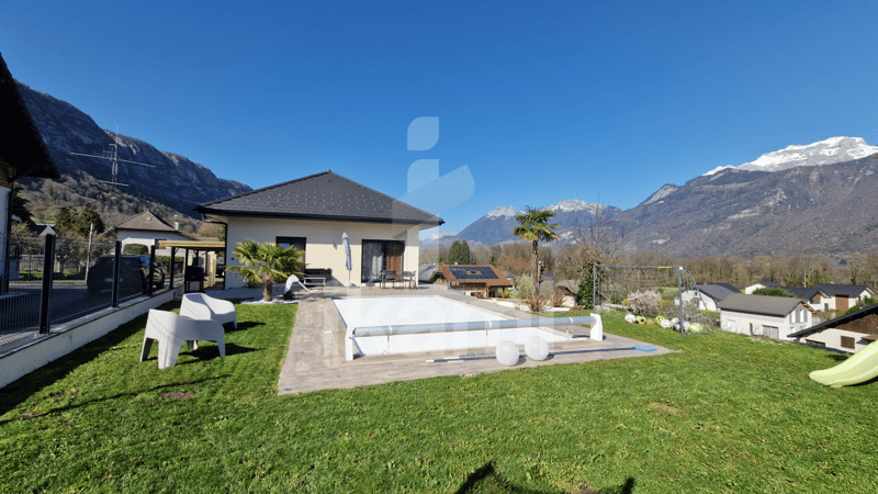 Lathuile, Maison 165 m² avec piscine à 1 km du lac d'Annecy Coup de coeur assuré (1)