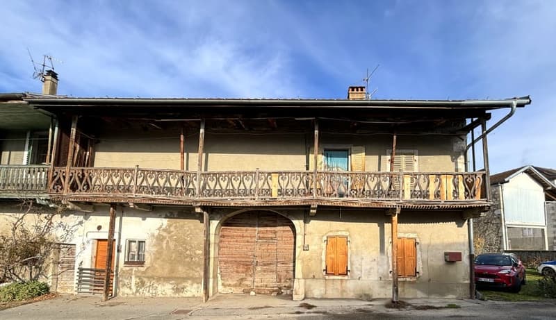 Real estate complex to renovate and building land (8)