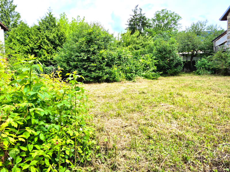 Real estate complex to renovate and building land (9)