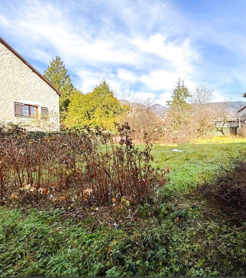 Real estate complex to renovate and building land (13)