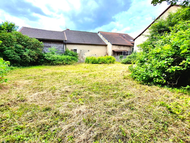 Real estate complex to renovate and building land (6)